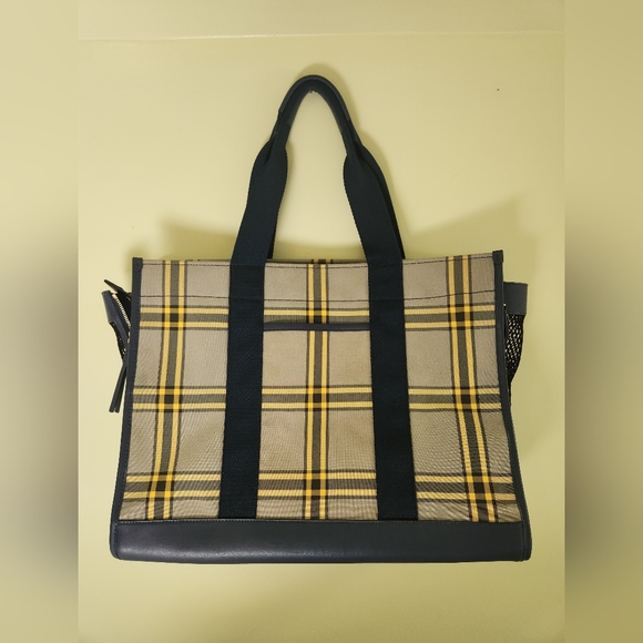 Tory Burch Plaid Dog Carrier w/ Zip Top Interior Leash. - Picture 8 of 11